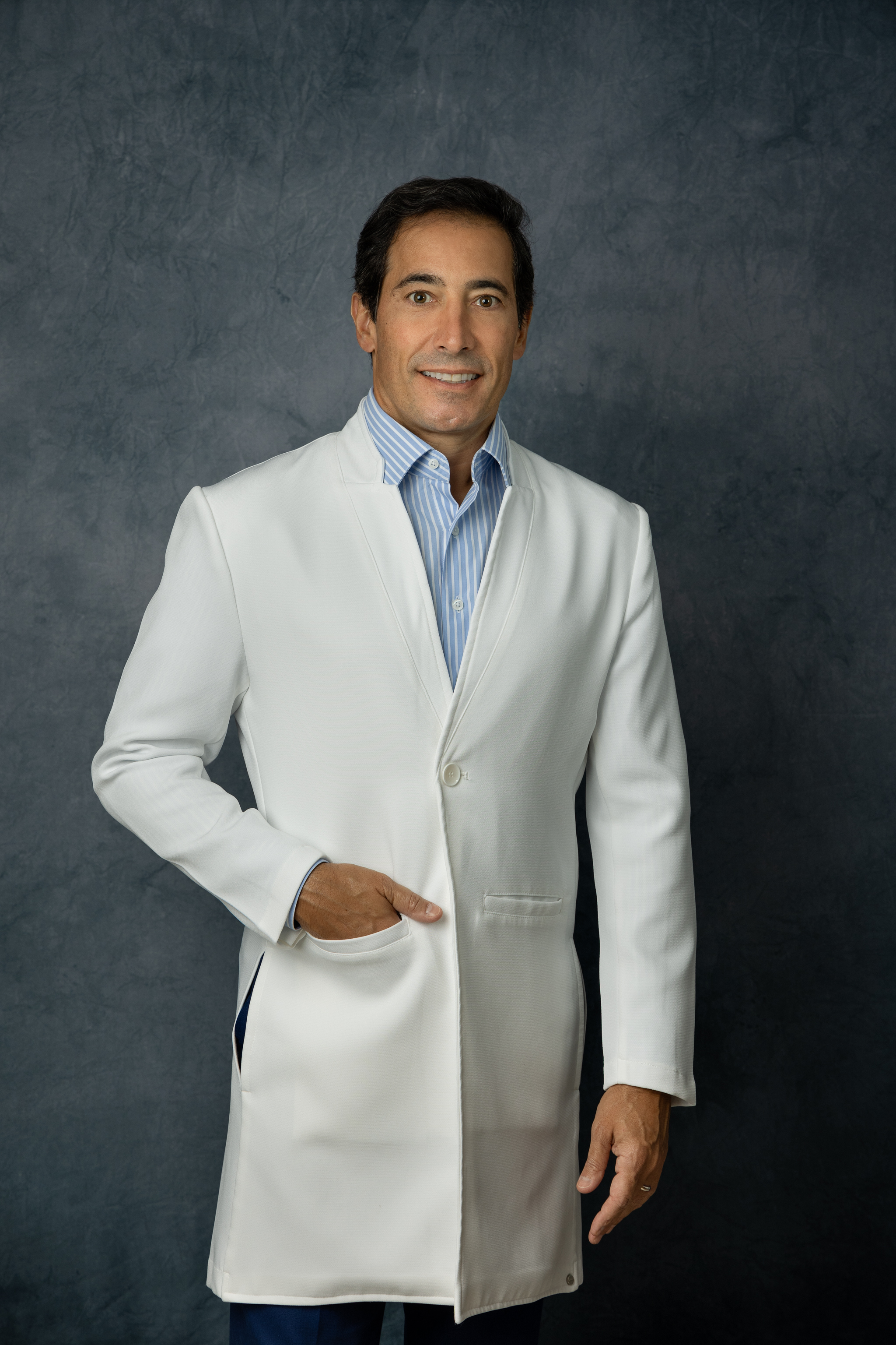 Dr. Henrique Lopes Arantes em retrato institucional